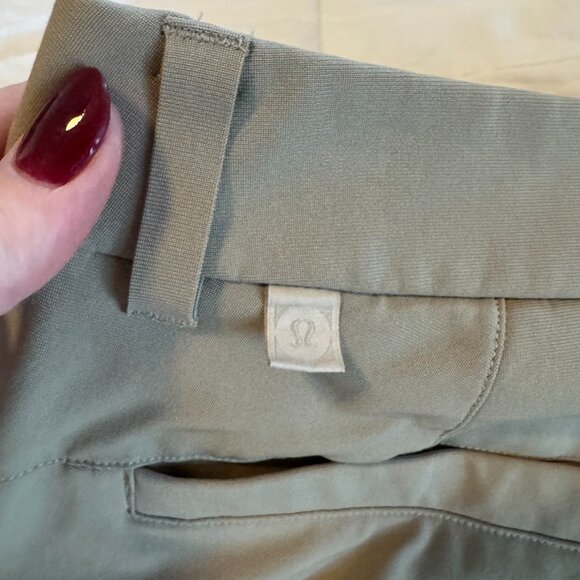 Lululemon Commission Pant Relaxed - Picture 10 of 10